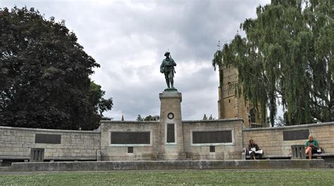 EVESHAM WAR MEMORIAL, WORCESTERSHIRE (3) | A Military Photo & Video Website