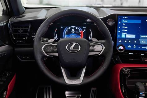 The Redesigned 2022 Lexus NX 350 Finally Gets a Touchscreen | Edmunds