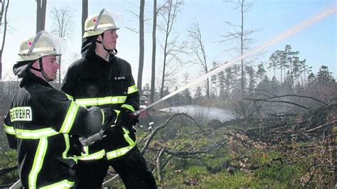 Grillsaison Feuer außer Kontrolle