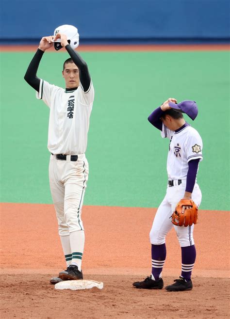 2m巨人5位秋広が仮契約 広島鈴木誠也に興味津々 プロ野球写真ニュース 日刊スポーツ