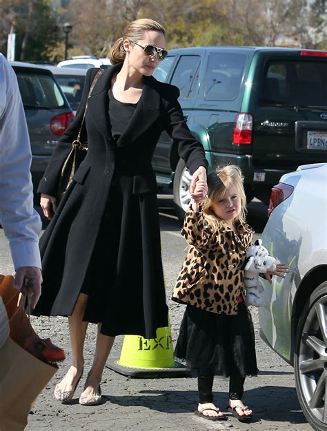 Photo Exclusif Angelina Jolie et sa fille Vivienne à Los Angeles le