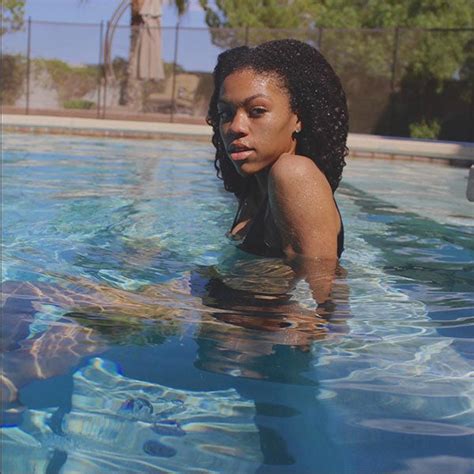 Hot Sexy Vashti Cunningham Bikini Pics