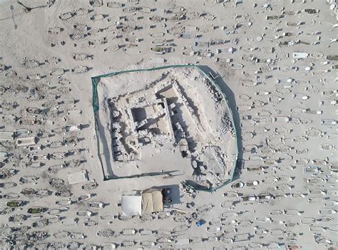 Bahraini, British archaeologists discover first Christian Building in