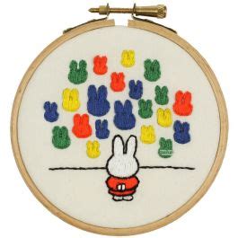 Pako Borduurpakket Vrij Borduren Nijntje In Het Museum Van Dick Bruna