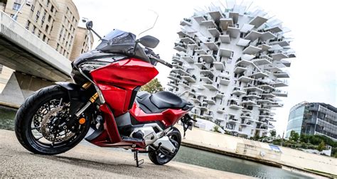 Essai Honda Forza 750 Le Maxi Scooter Qui Va Changer La Donne