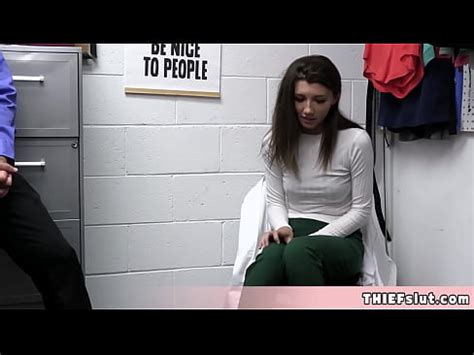 linda trató de robar en el centro comercial XVIDEOS