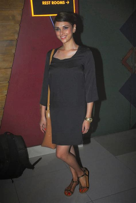 Aditi Rao Hot Photos HIGH RESOLUTION PICTURES