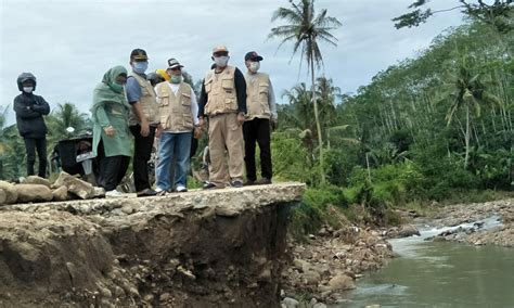 Jembatan Penghubung Pekon Bakal Dibangun Permanen