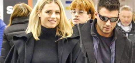 Michelle Hunziker E Carollo Avvistati In Aeroporto I Due Sono Pi