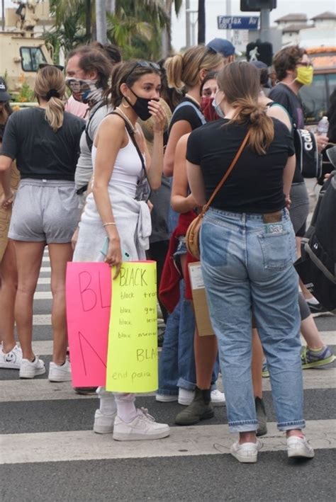 Madison Beer - Marching With Protesters in Los Angeles 06/05/2020