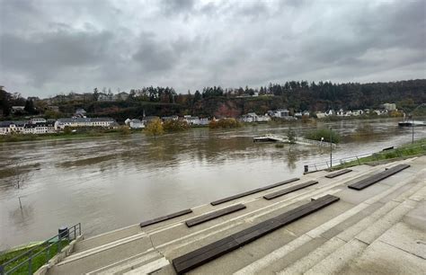 Trier Aktuell Hochwasserpegel bis 7 95 Meter möglich Sperrungen