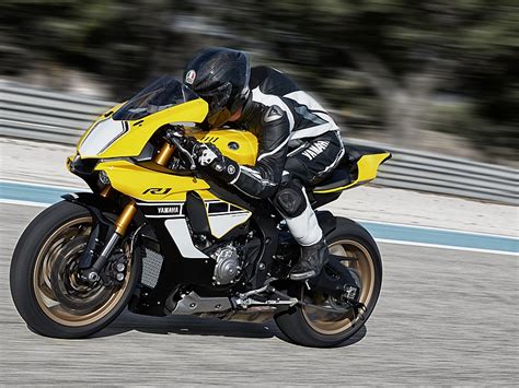 La Yamaha Yzf R1 Se Viste De 60 Aniversario