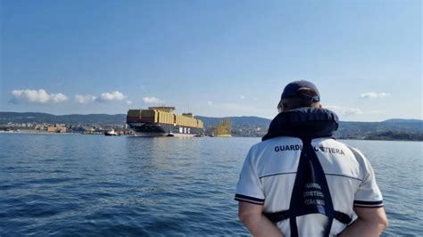 Capitaneria Di Porto Ormeggia A Trieste Un Gigante Del Mare La Sicilia