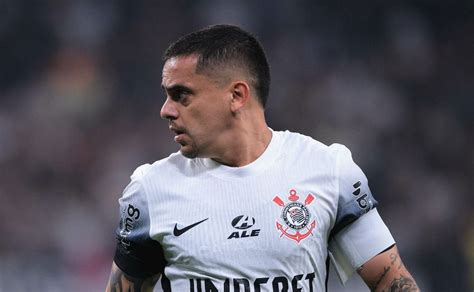 Corinthians Surpreende E Toma Decisão Sobre A Renovação De Fagner