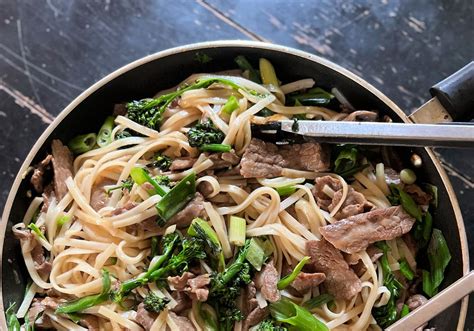 Gretchens Table Stir Fried Rice Noodles With Beef And Broccoli