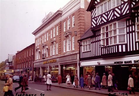 Marks & Spencer celebrate 90 years on Foregate St. - Experience Chester