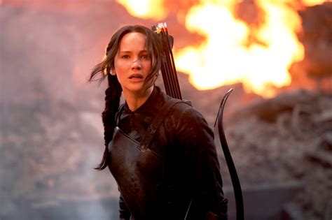 Hunger Games Il Canto Della Rivolta Parte I Il Trailer Italiano La