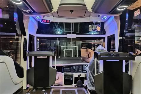 Karoseri Laksana Luncurkan Medium Bus Double Glass Begini