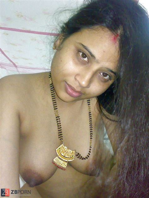 INDIAN SUPER SEXY HOUSEWIFE ZB Porn