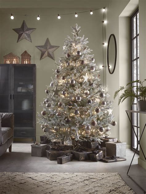 Christmas lighting ideas | Livingetc