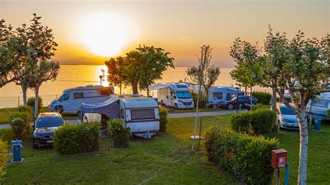 Piazzole A Lazise Sul Lago Di Garda Direttamente Sulla Spiaggia