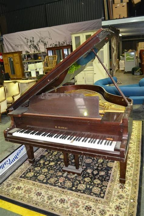 Lot Kawai Baby Grand Piano