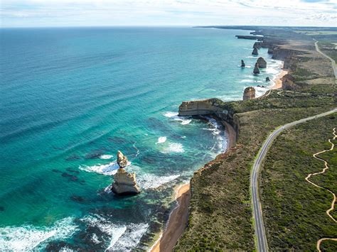 Great Ocean Road Tour | 12 Apostles Bus Tour | Melbourne Maxis