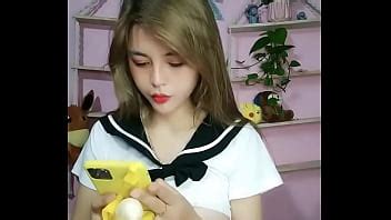 卡哇伊长相甜美青春嫩妹腰细胸大诱惑撩起衣服露大白美乳性感短裙揉搓嫩穴掰开翘起美臀扭动非常诱人 XVIDEOS