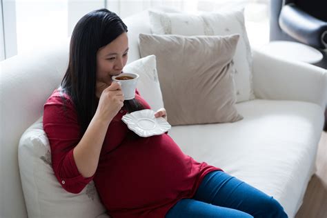 Expecting Mothers Are Praising Decaffeinated Coffee For Pregnant Women - RYZE Superfoods