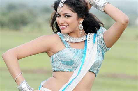 Tamill Gallery Tamil Actress Haripriya Hot Sexy Navel Photo Gallery