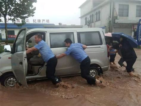 战洪水 守平安 新乡公安昼夜奋战抗洪一线腾讯新闻