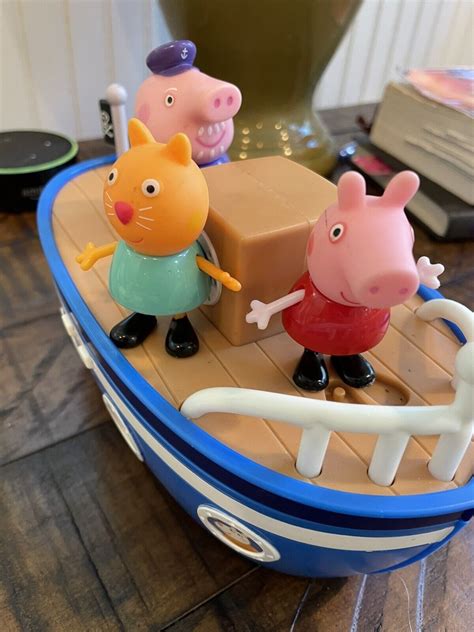 Peppa Pig Grandpas Bathtime Boat With Sleeping Quarters Ebay