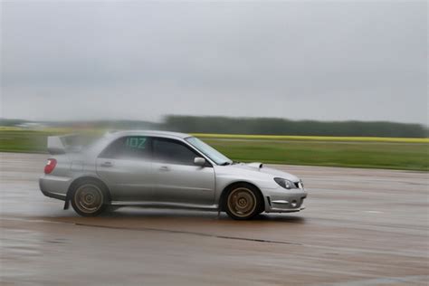 C Mo Se Produce El Aquaplaning Universo Subaru