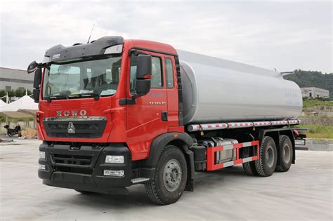 Sinotruk HOWO 6 4 Liquid Supply Truck Oil Field Special Vehicle