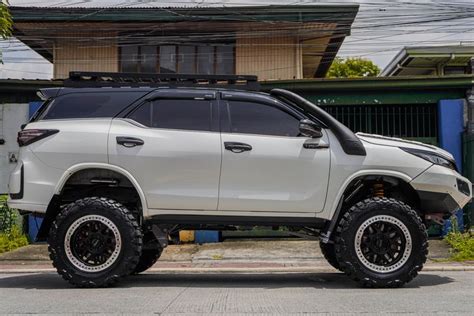 Toyota Fortuner Tampil Sangar Siap Diajak Offroad