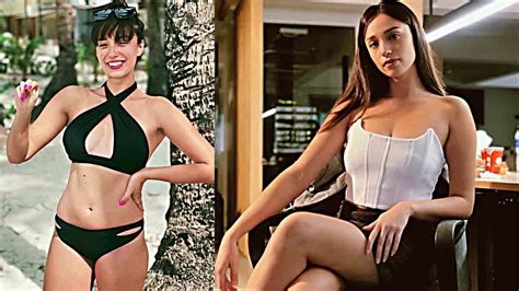 5 Hot Sexy Phoebe Walker Bikini Pics