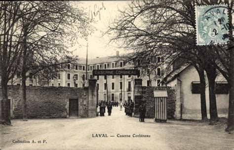 Ansichtskarte Postkarte Laval Mayenne Caserne Corbineau Akpool De