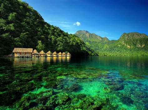 7 Pantai Tercantik Di Maluku Dan Maluku Utara Skyscanner Indonesia