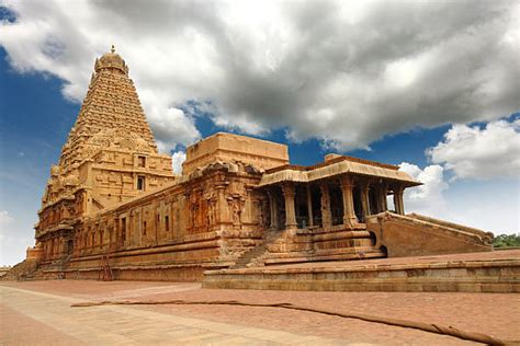 480+ Brihadeeswarar Temple In Thanjavur Stock Photos, Pictures ...