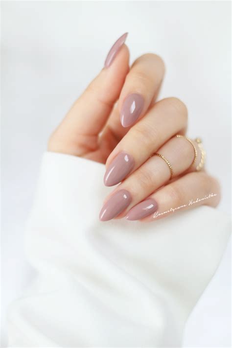 MANICURE W KOLORZE NUDE CZYLI ODCIENIE IDEALNE DO PRACY DO SZKOŁY I NA CO DZIEŃ HEDONISTKA