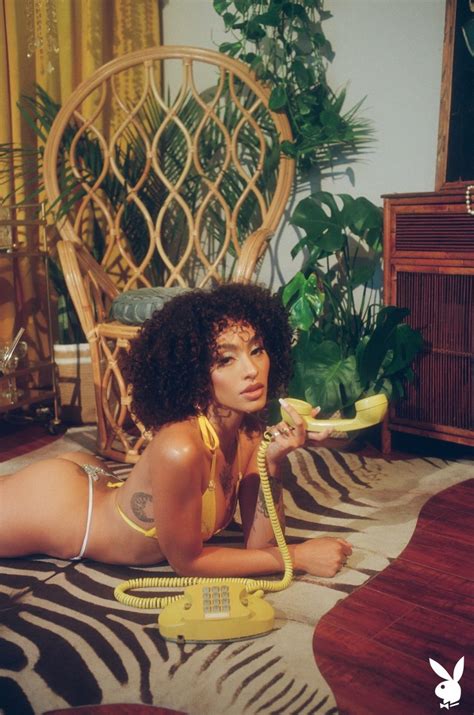 Sunni Model Thefappening Nude Fortune Teller Photos The Fappening