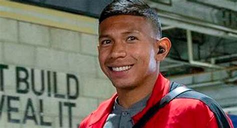 Edison Flores cada vez más cerca de volver a las canchas con camiseta