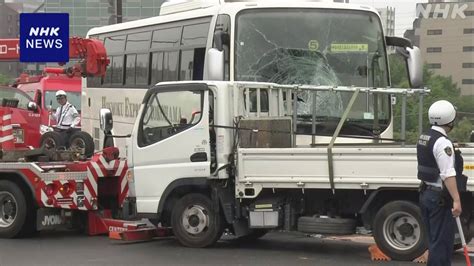 横浜 港北区 高校生が乗った観光バスとトラック衝突 9人けが Nhk 事故