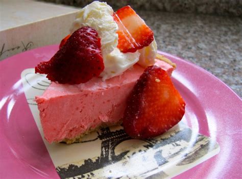 Light And Refreshing Strawberry Jello Pie Recipe Just A Pinch Recipes