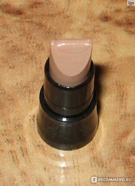 Губная помада Avon Ультра Оттенок Naturally nude buttered rum perfekt red red proper