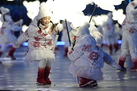 Photos: Opening ceremony of the 2022 Winter Olympics - Los Angeles Times