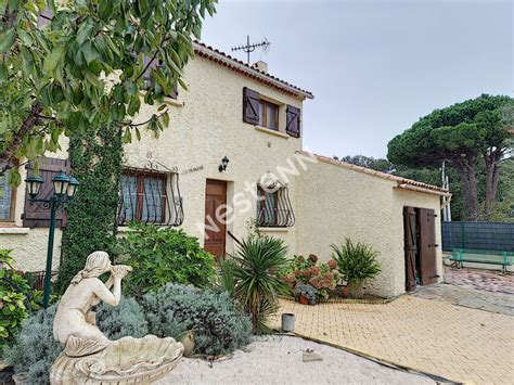 Maison Six Fours Les Plages De 5 Pieces Au Quartier Du Brusc Avec Une