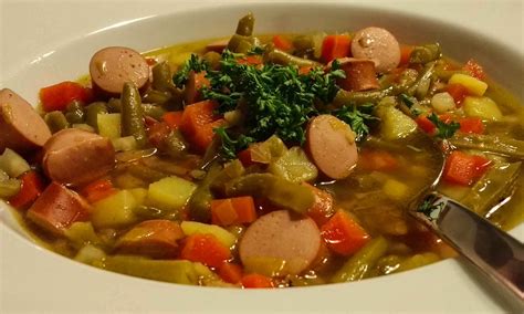 Grüne Bohnensuppe mit Würstchen 207 kcal A Methode Rezept