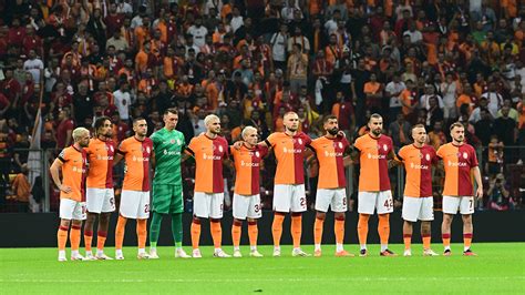 Galatasaray ın kamp kadrosu açıklandı yıldız isim listede yok