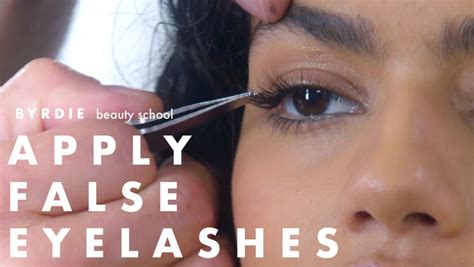 How To Apply Fake Eyelashes